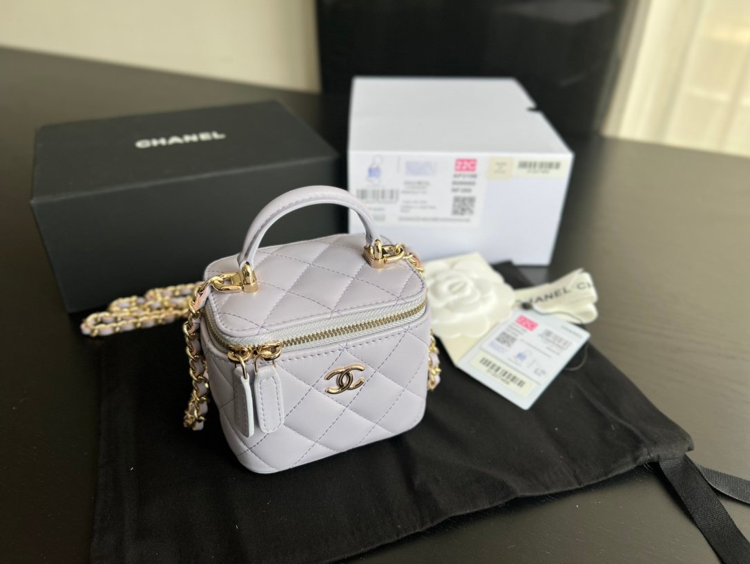 Replica Chanel AAA+ 22 White Fashion Ap2198