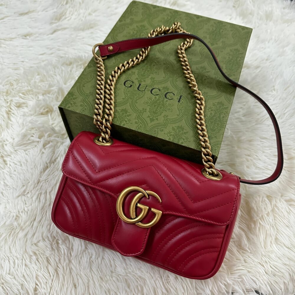 Gucci 739682 GG Marmont Matelassé mini tote bag Red