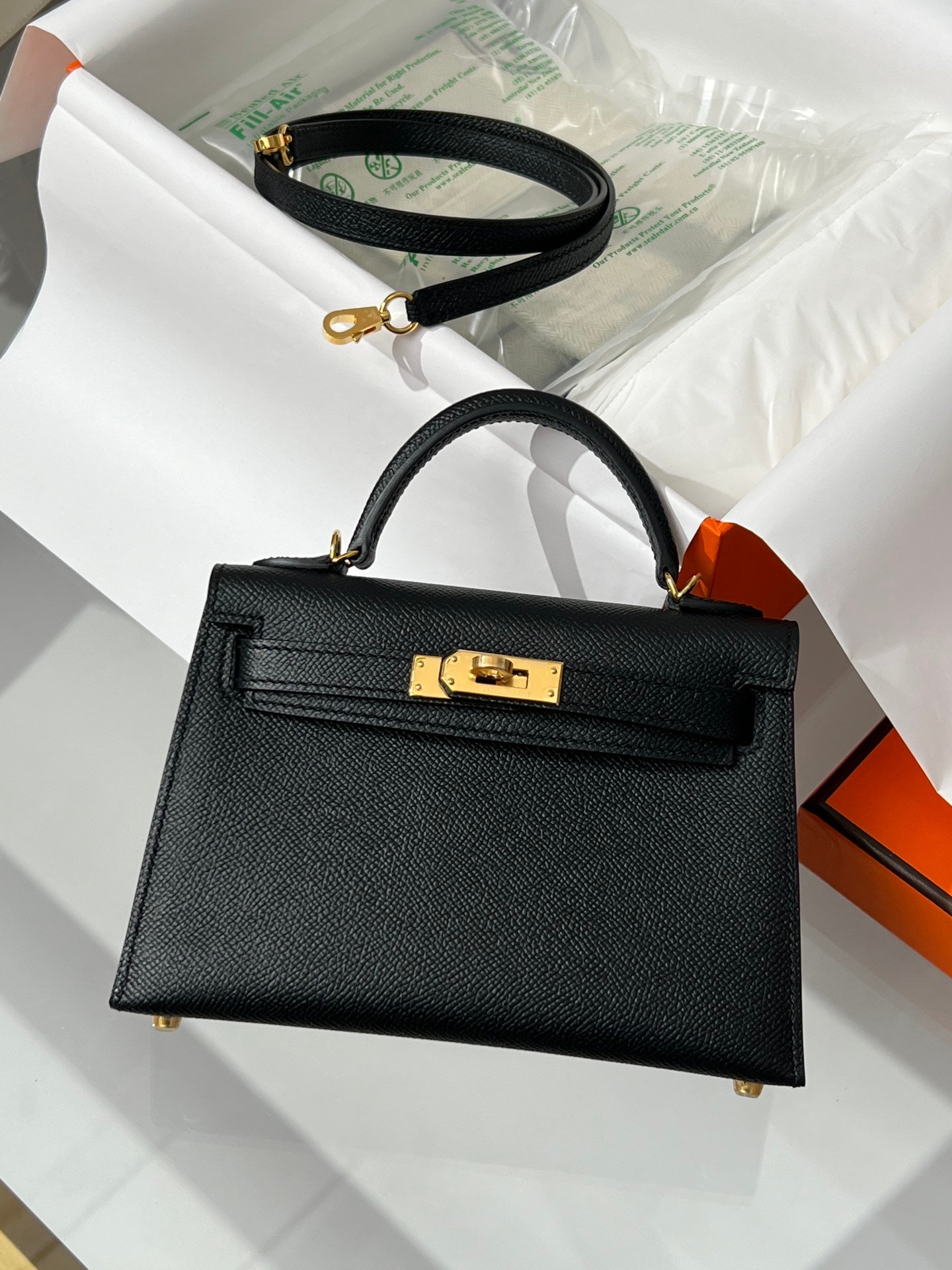 Hermes Kelly Pouchette Swift Leather clutch bag Gold H230270