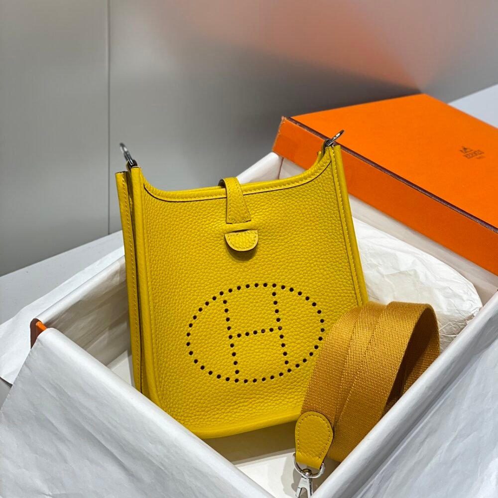 Hermes H083435 Evelyne III 29 Shoulder Bag Silver Hardware Yellow