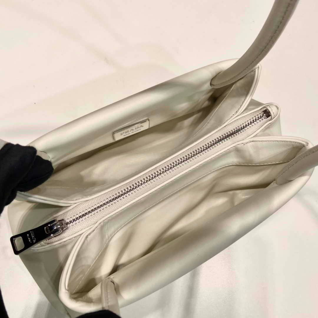Prada 1BA368 Leather mini-bag Bag White