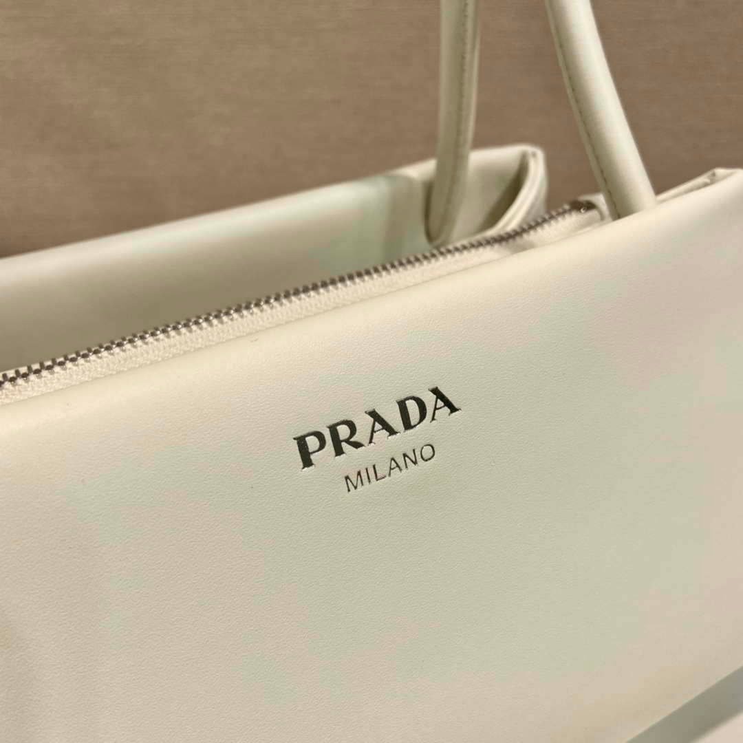Prada 1BA368 Leather mini-bag Bag White