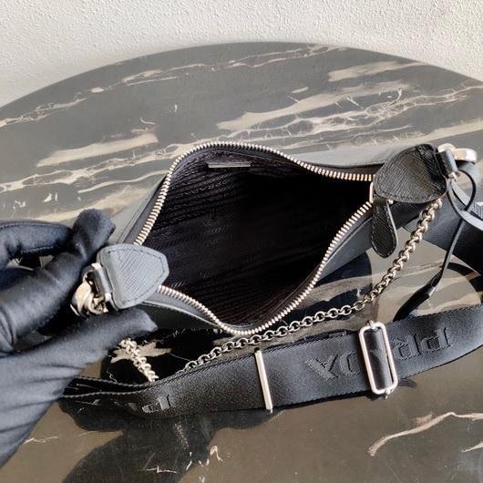 Prada 1BH204 Prada Re-Edition 2005 Saffiano leather Bag in Black Silver