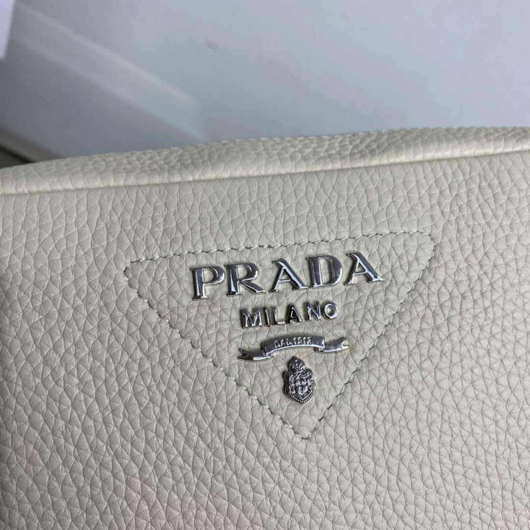Prada Leather bag with shoulder strap 1BH082 Beige