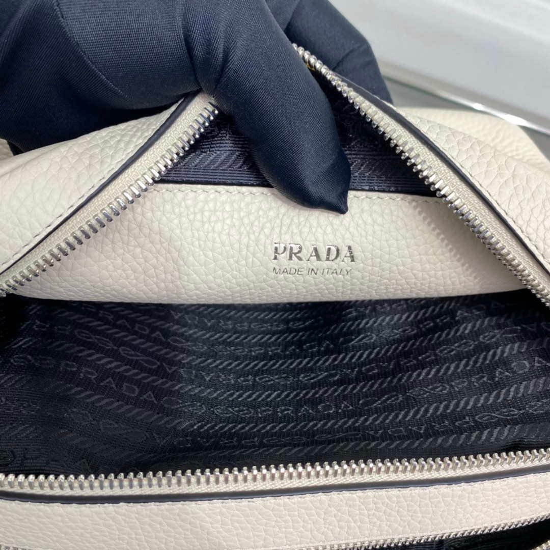 Prada Leather bag with shoulder strap 1BH082 Beige