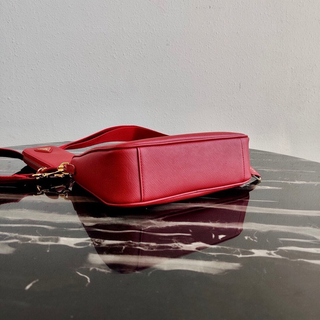 Prada 1BH204 Prada Re-Edition 2005 Saffiano leather Bag in Red