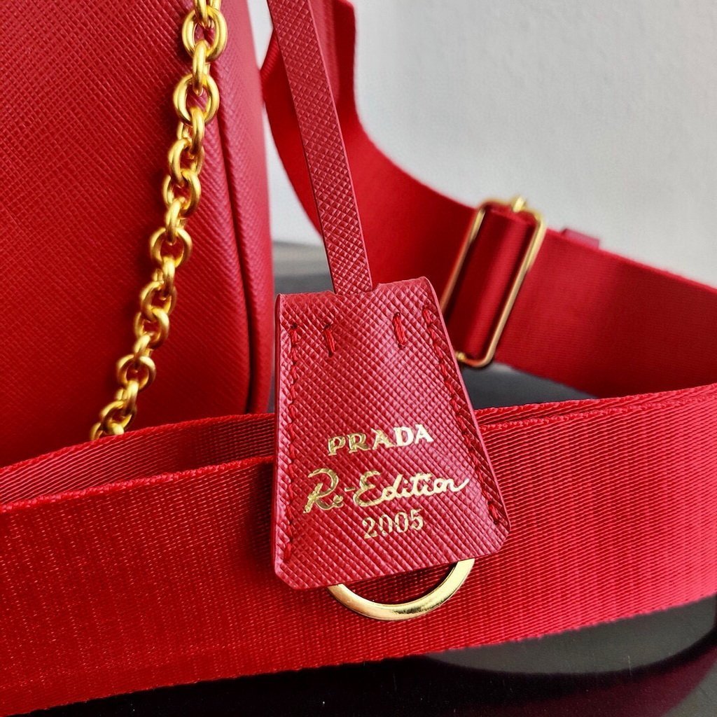 Prada 1BH204 Prada Re-Edition 2005 Saffiano leather Bag in Red