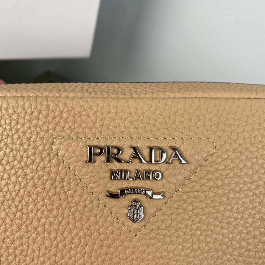 Prada Leather bag with shoulder strap 1BH082 Apricot