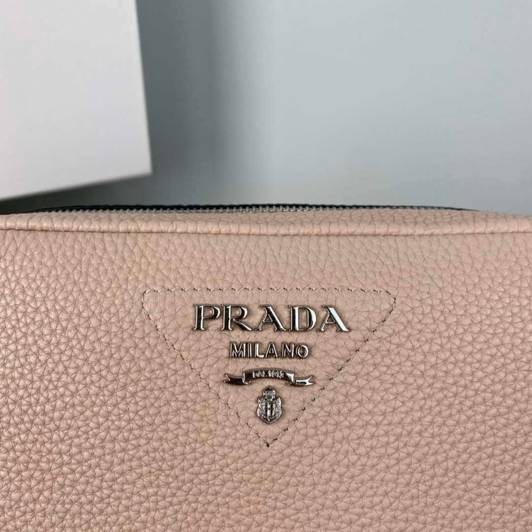 Prada Leather bag with shoulder strap 1BH082 Pink