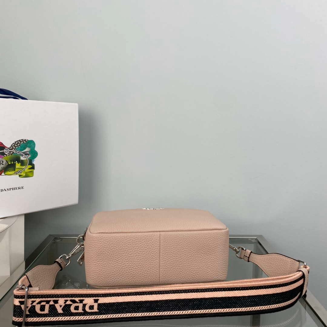 Prada Leather bag with shoulder strap 1BH082 Pink