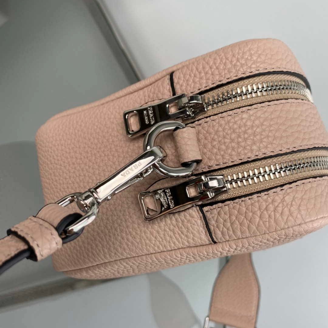 Prada Leather bag with shoulder strap 1BH082 Pink