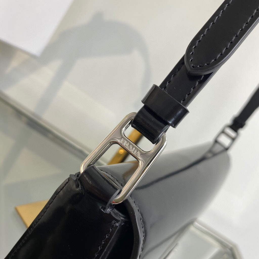 Prada Brushed leather Prada Femme 1BD323 Black