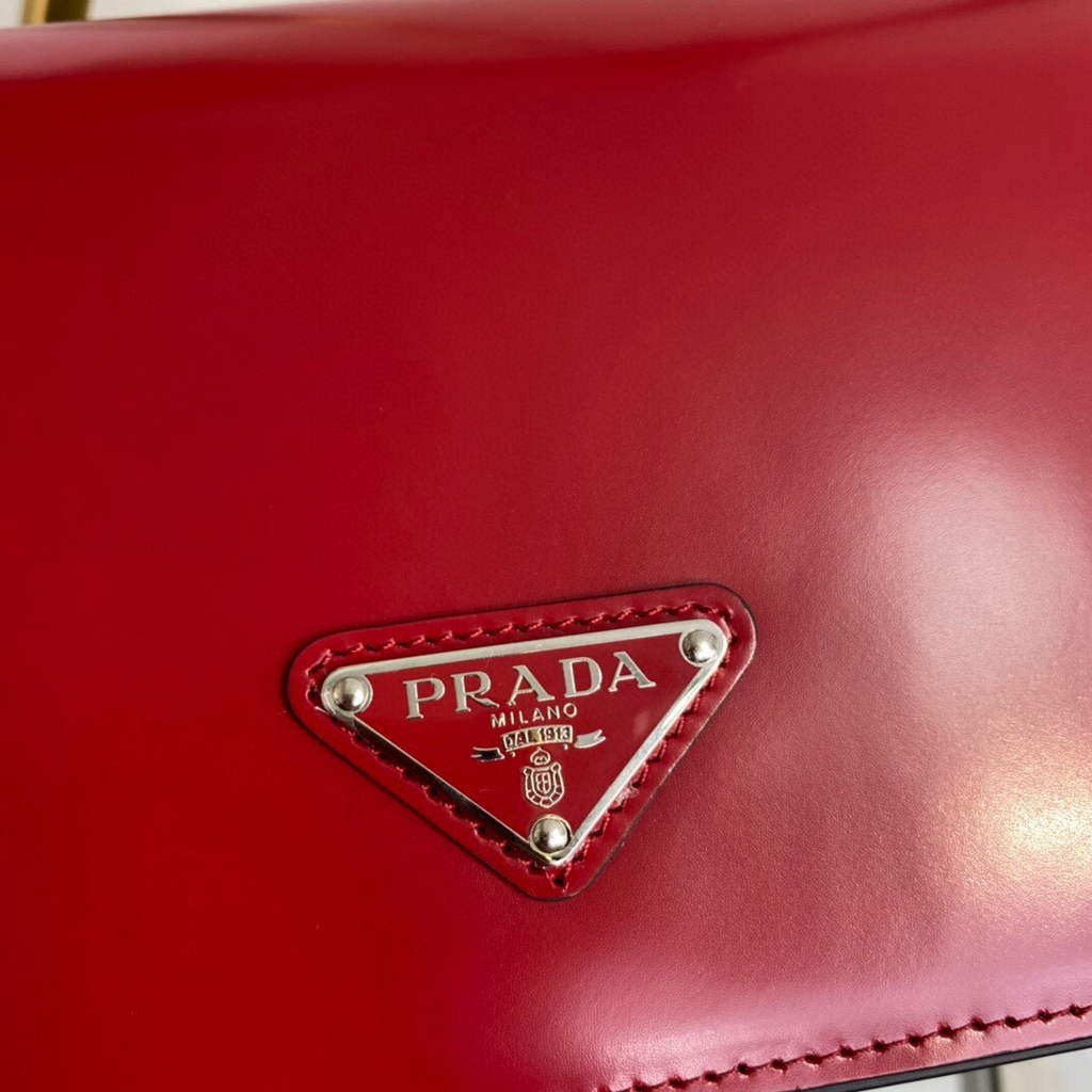 Prada Brushed leather Prada Femme 1BD323 Red