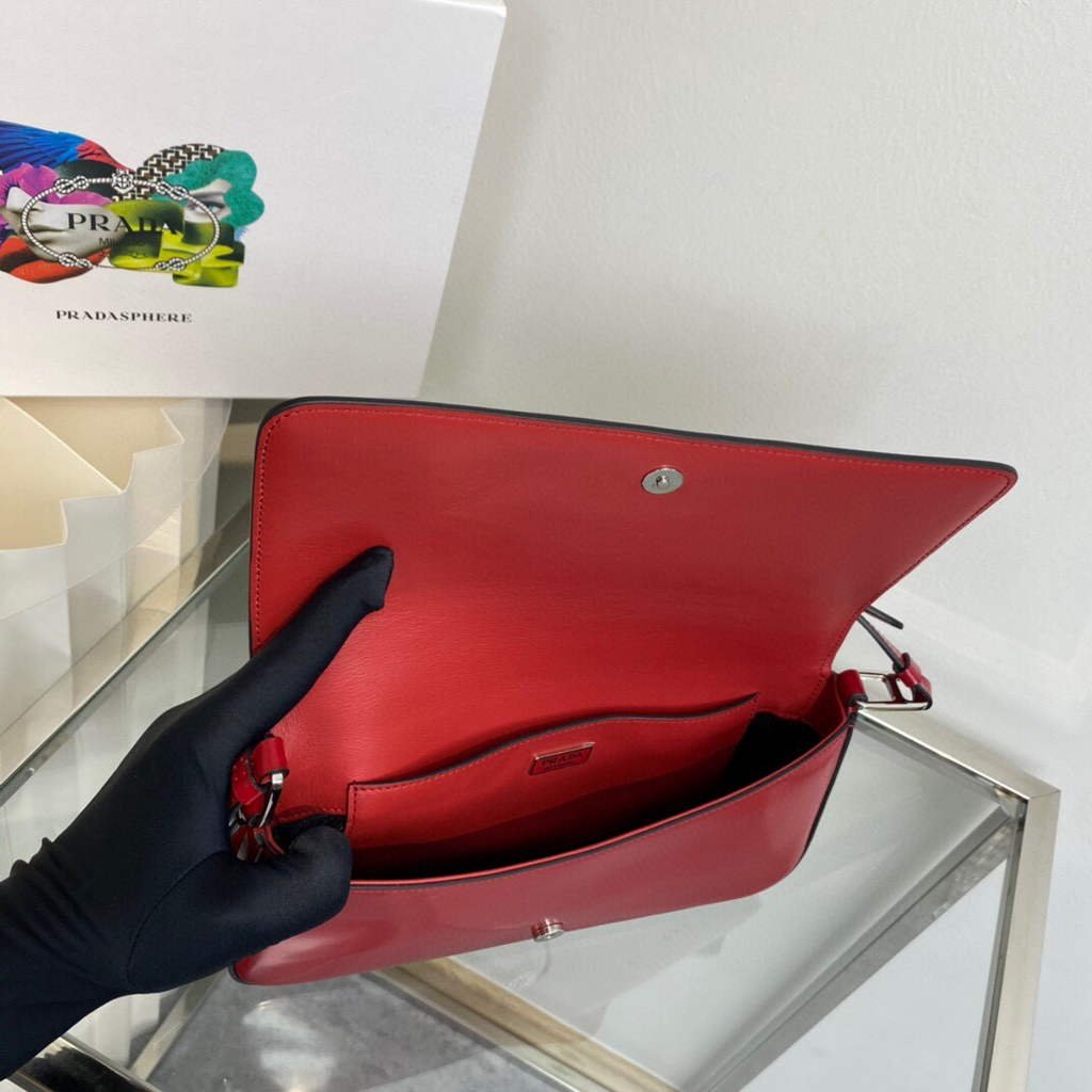 Prada Brushed leather Prada Femme 1BD323 Red