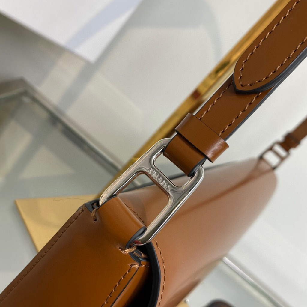 Prada Brushed leather Prada Femme 1BD323 Brown