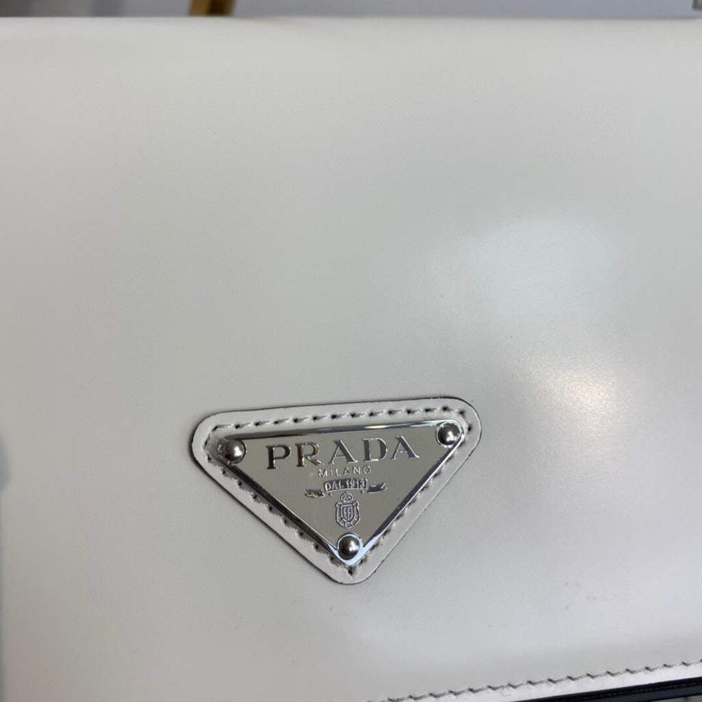 Prada Brushed leather Prada Femme 1BD323 White