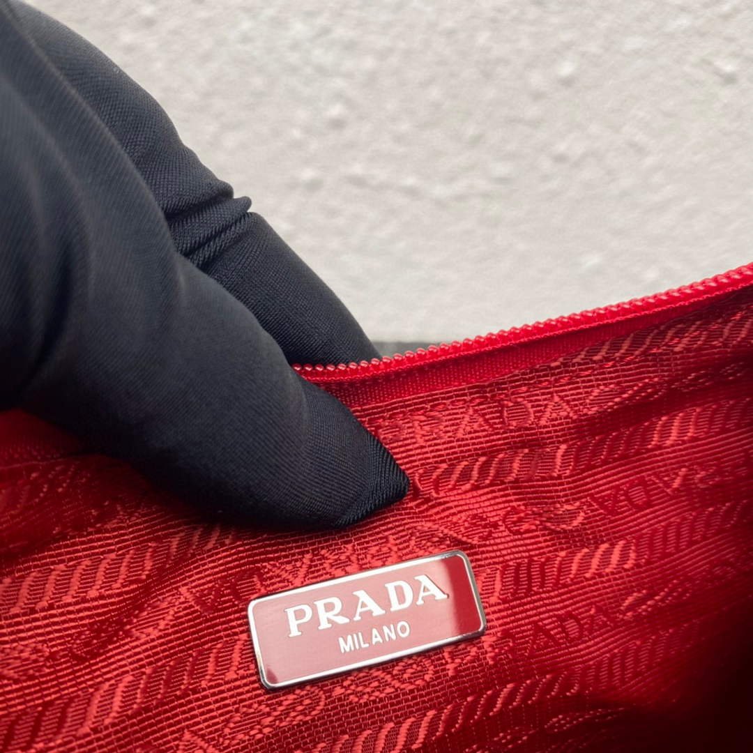 Prada 1NE515 Re-Nylon Re-Edition 2000 mini-bag Red