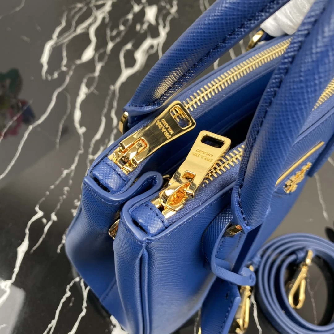 Prada 1BA906 Prada Galleria Saffiano leather mini-bag Blue