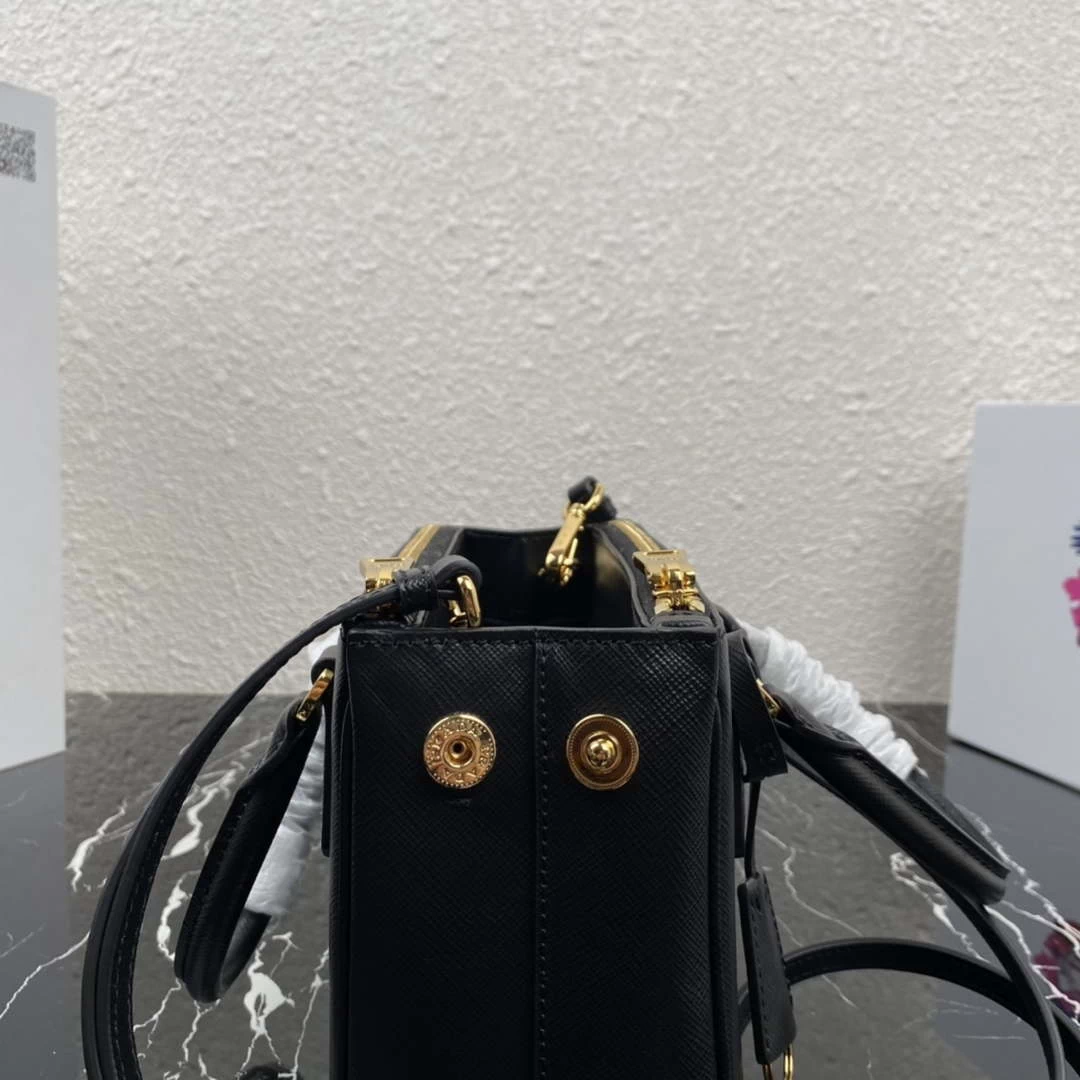 Prada 1BA906 Prada Galleria Saffiano leather mini-bag Black