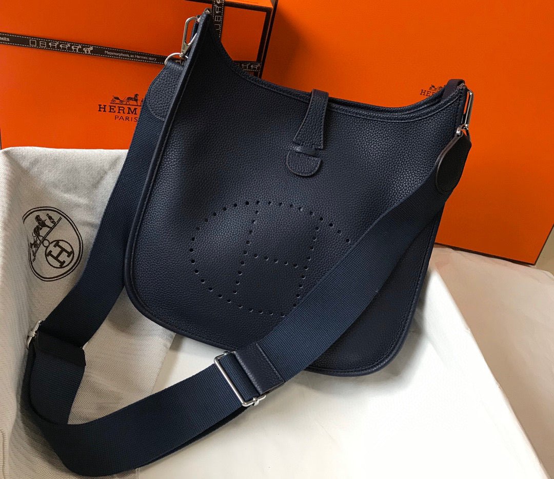 Hermes H083435 Evelyne III 29 Shoulder Bag Silver Hardware Navy Blue