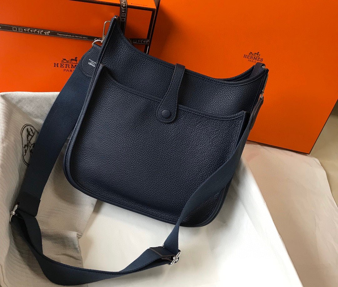 Hermes H083435 Evelyne III 29 Shoulder Bag Silver Hardware Navy Blue