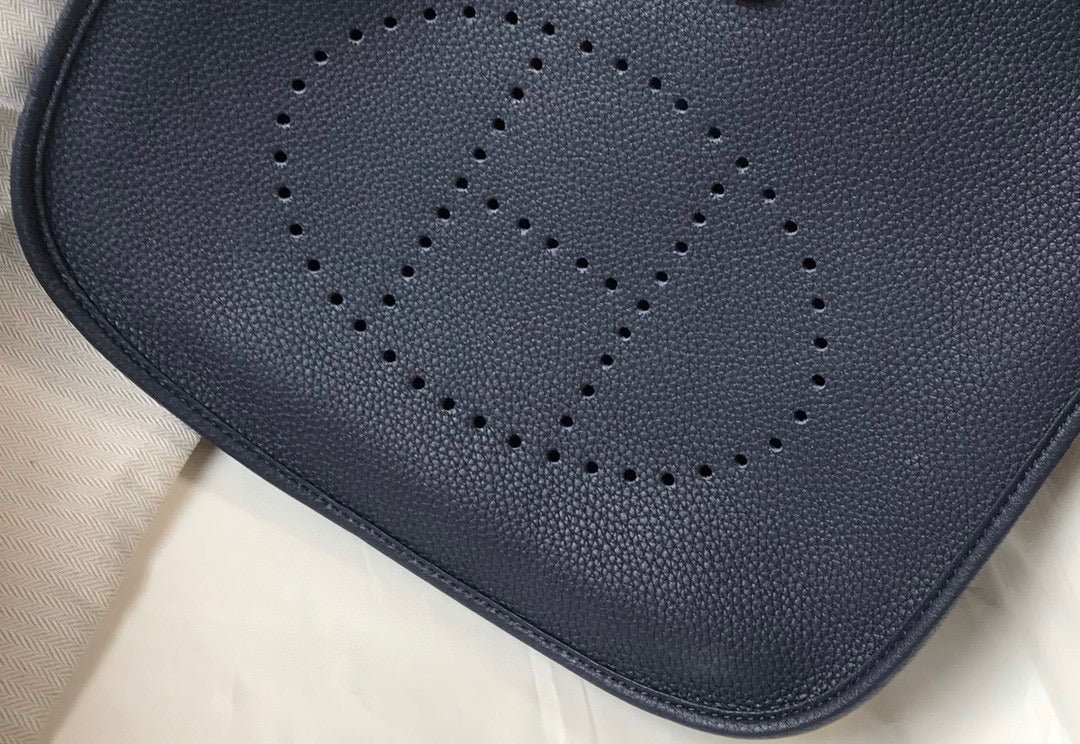 Hermes H083435 Evelyne III 29 Shoulder Bag Silver Hardware Navy Blue
