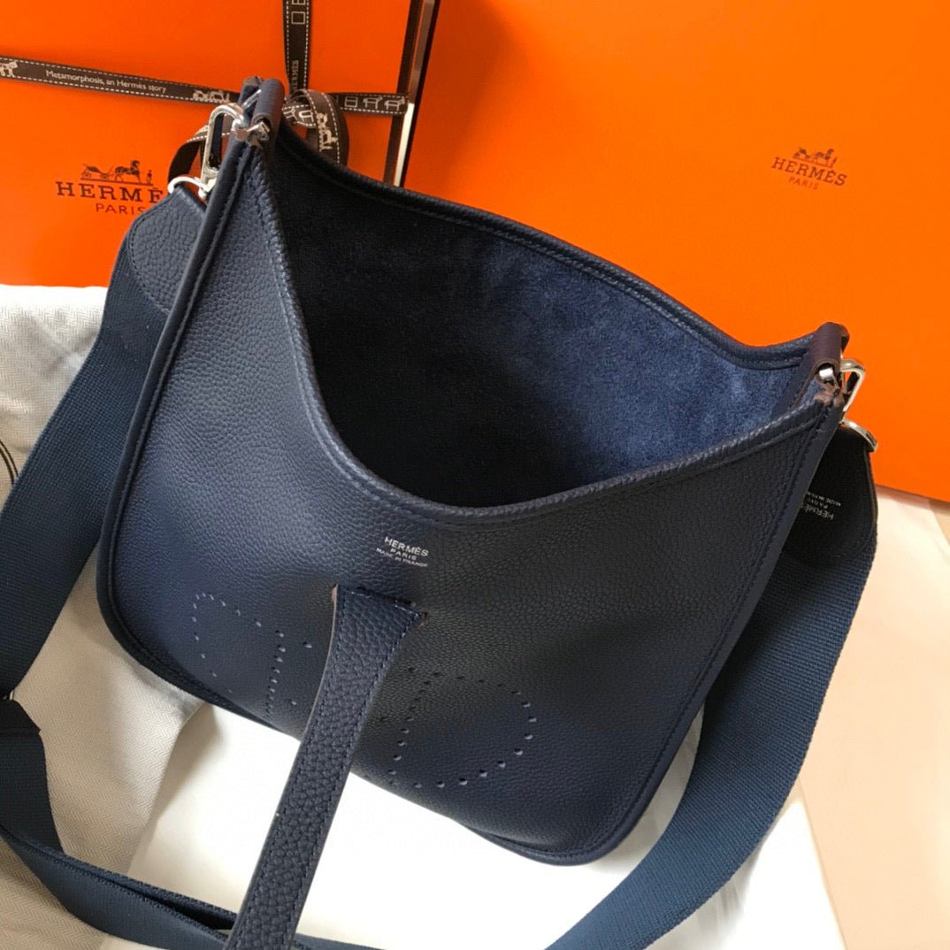 Hermes H083435 Evelyne III 29 Shoulder Bag Silver Hardware Navy Blue