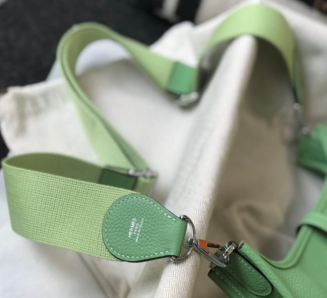 Replica Hermes H083435 Evelyne III 29 Shoulder Bag Silver Hardware Light Green