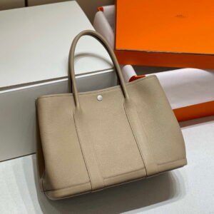 Gucci 727810 Jackie 1961 small natural grain tote in black leather