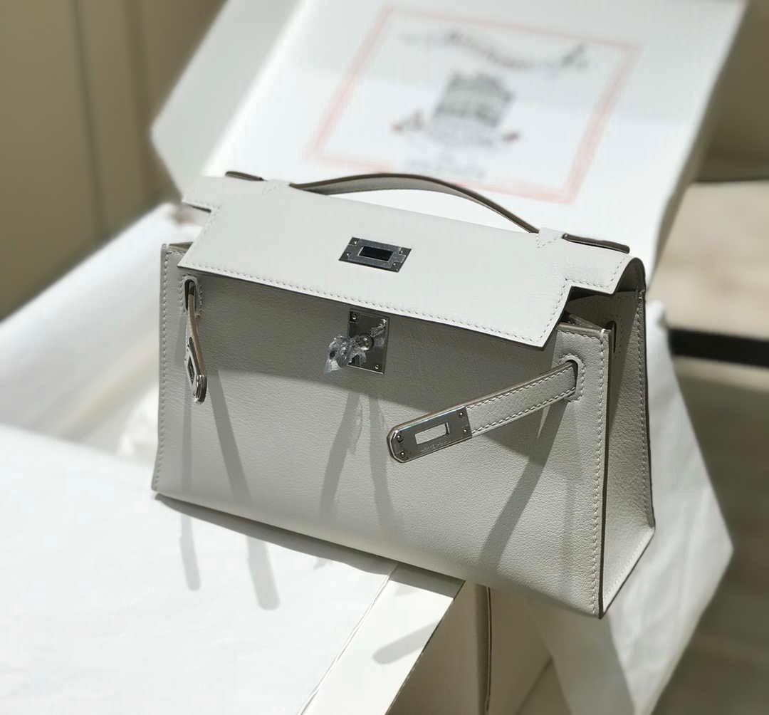 Hermes Kelly Pouchette Swift Leather clutch bag Silver H230259