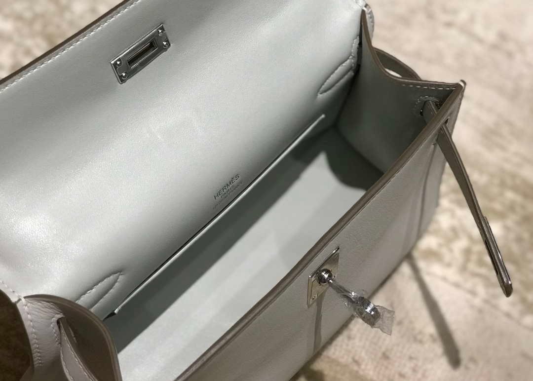 Hermes Kelly Pouchette Swift Leather clutch bag Silver H230259