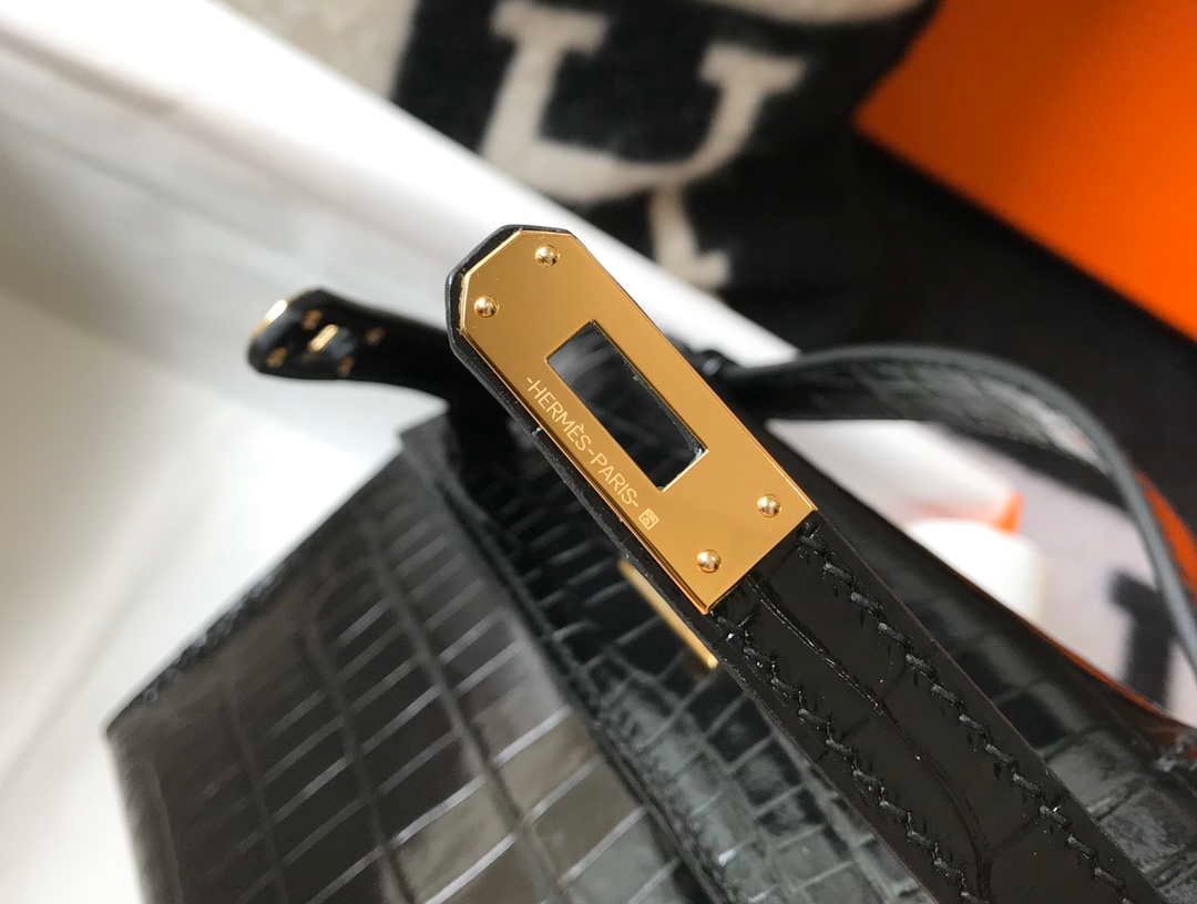 Hermes Mini Kelly Pouchette Crocodile Leather H230234 Black
