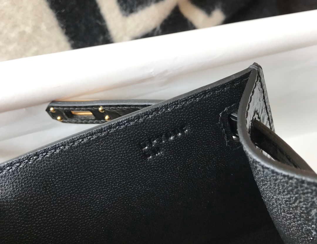 Hermes Mini Kelly Pouchette Crocodile Leather H230234 Black