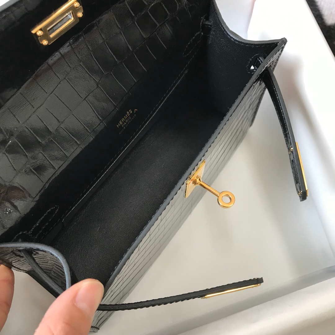 Hermes Mini Kelly Pouchette Crocodile Leather H230234 Black