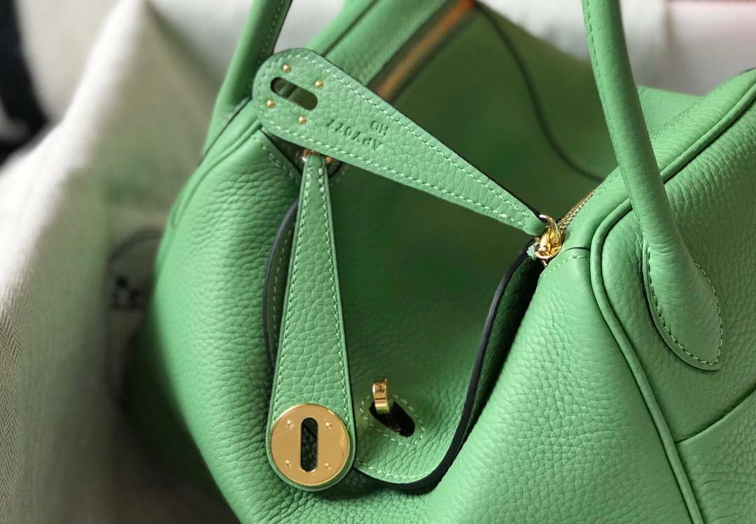 Replica Hermes H073428 Lindy Bag 26 30 H231947