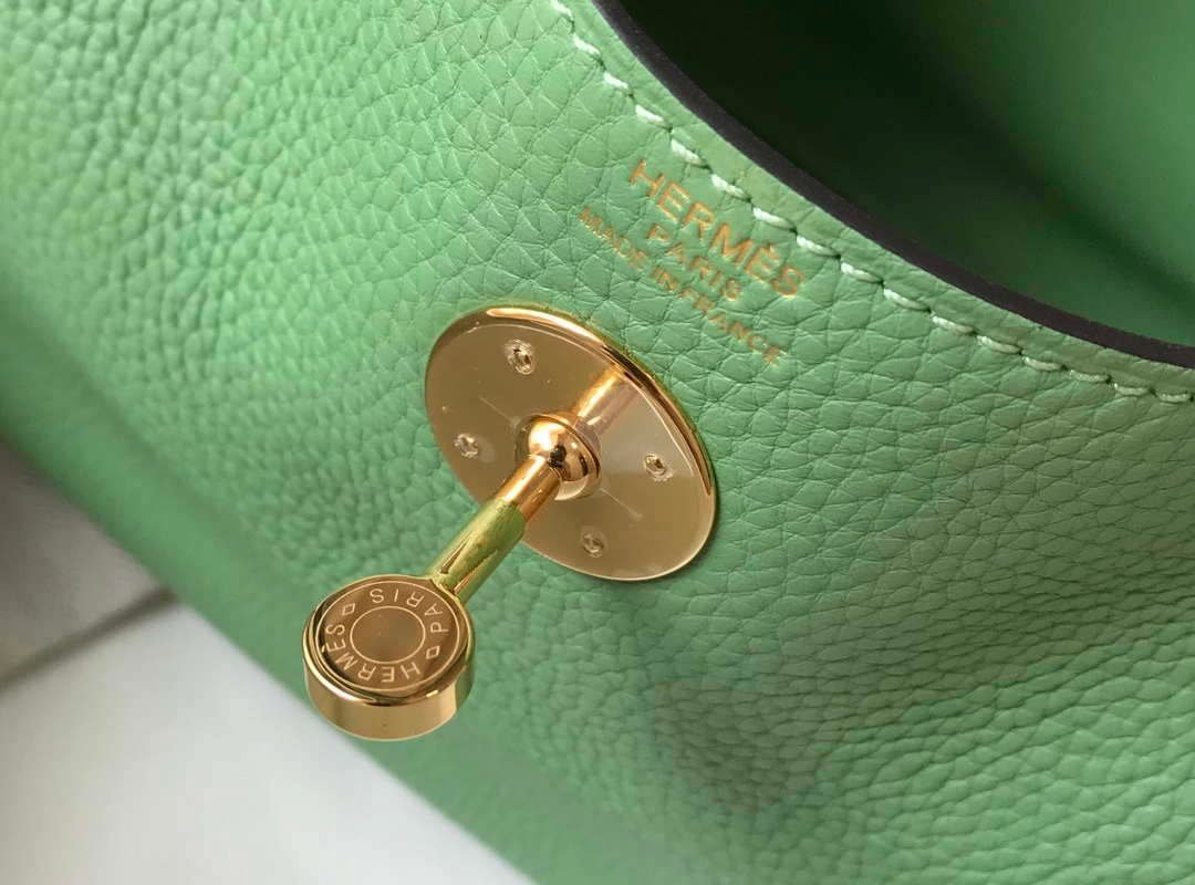 Replica Hermes H073428 Lindy Bag 26 30 H231947