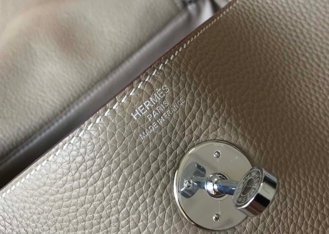 Replica Hermes H073428 Lindy Bag 26 30 H231944