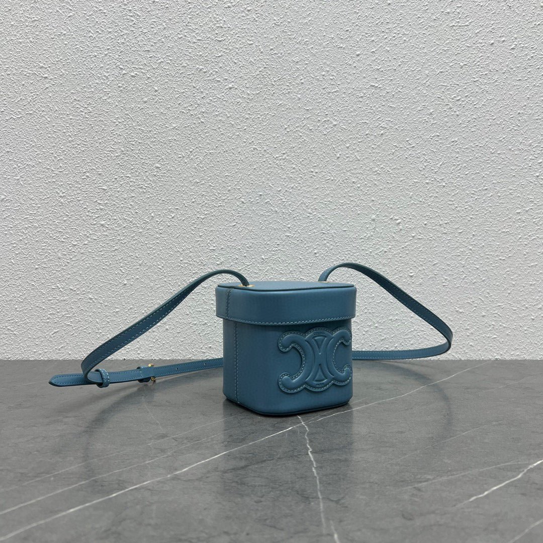Celine 199263 SMALL BOX cuir triomphe in Smooth Calfskin Blue