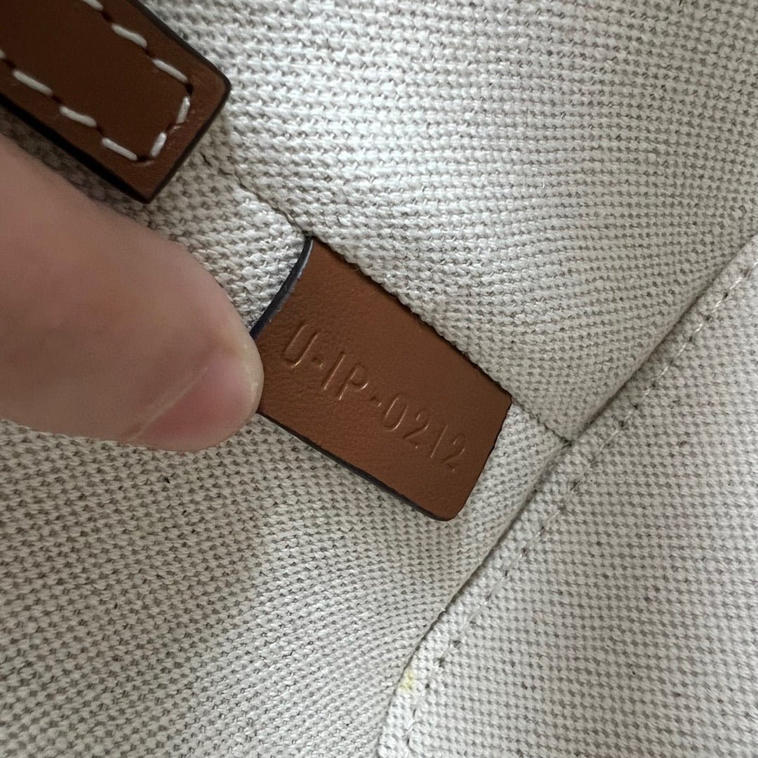 Celine 199263 SMALL BOX cuir triomphe in Smooth Calfskin beige tan