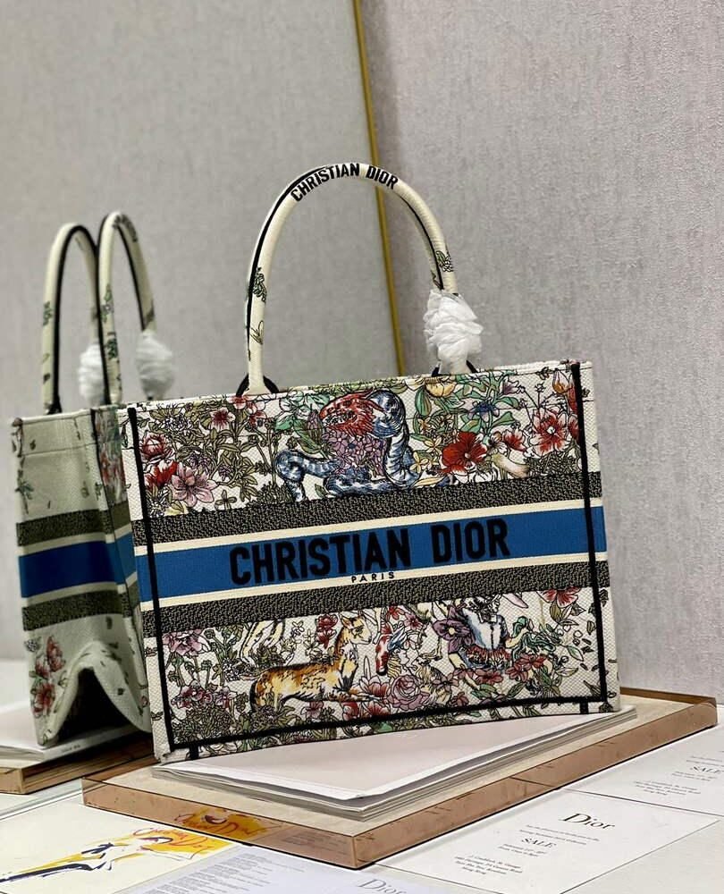 Dior M1296 Medium Book Tote Latte D-Constellation Embroidery Beige