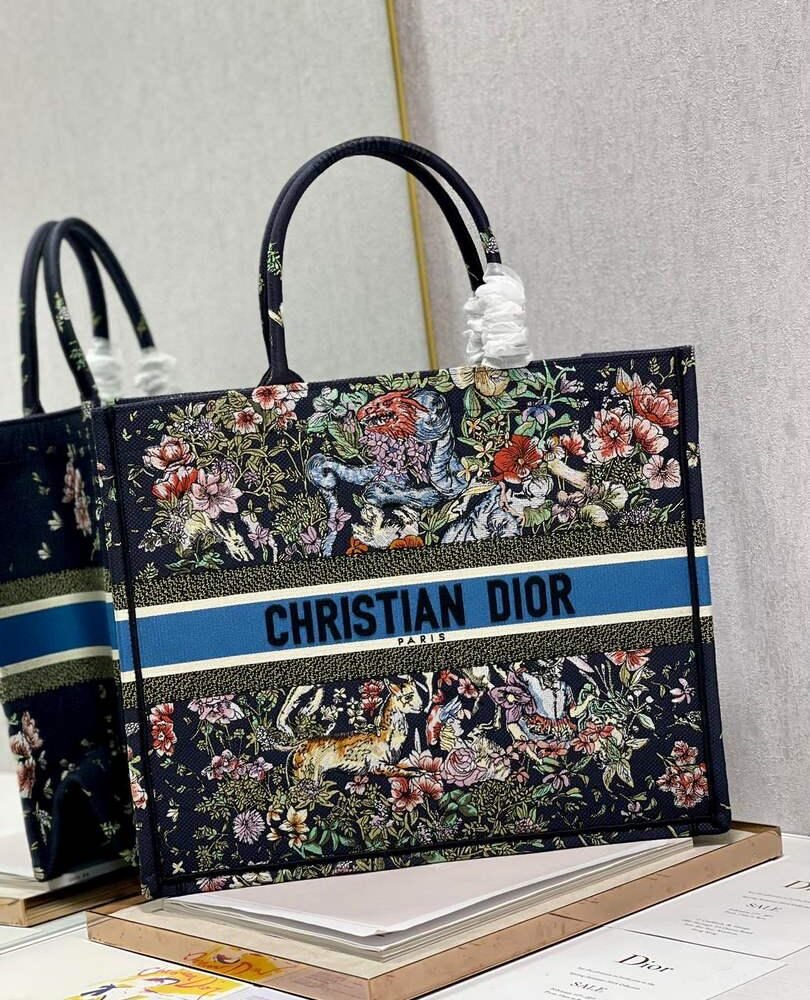 Dior M1286 Large Book Tote D-Constellation embroidery in shades of blue