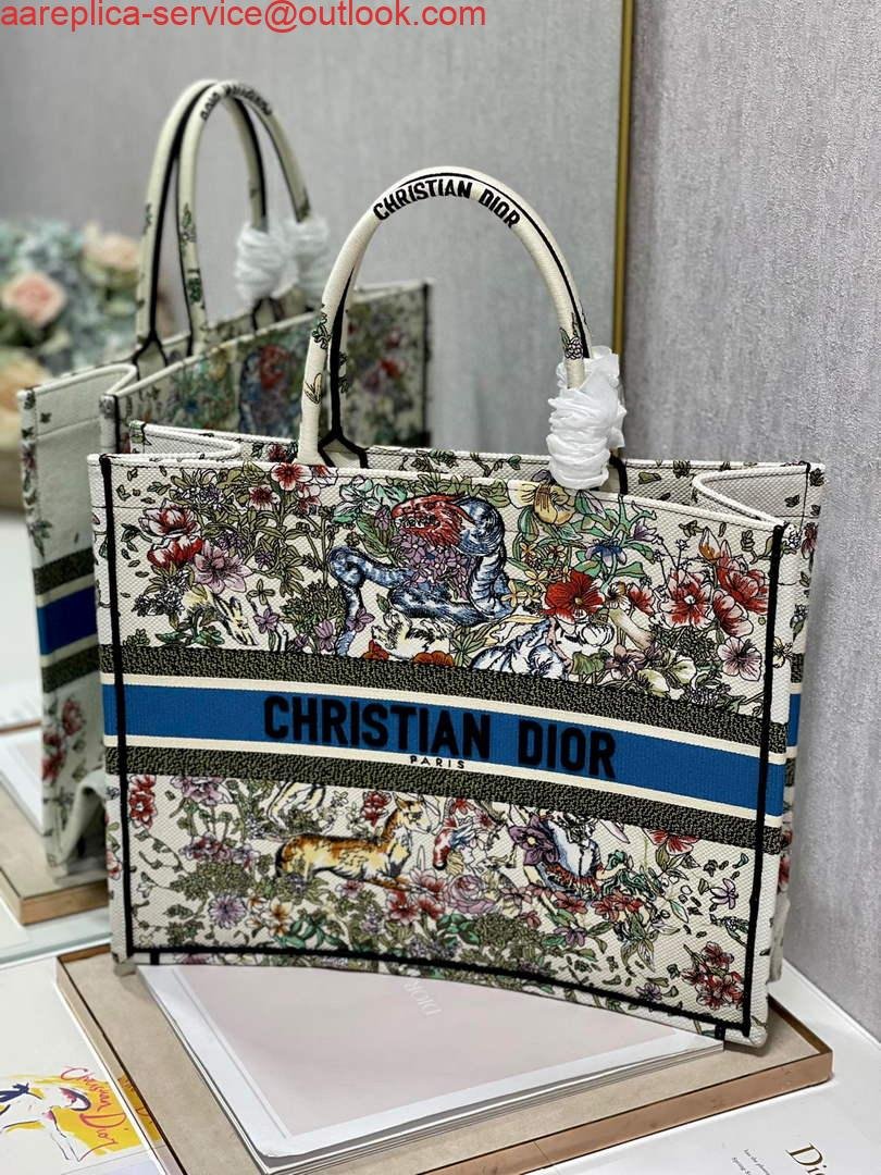 Dior M1286 Large Book Tote Latte D-Constellation Embroidery