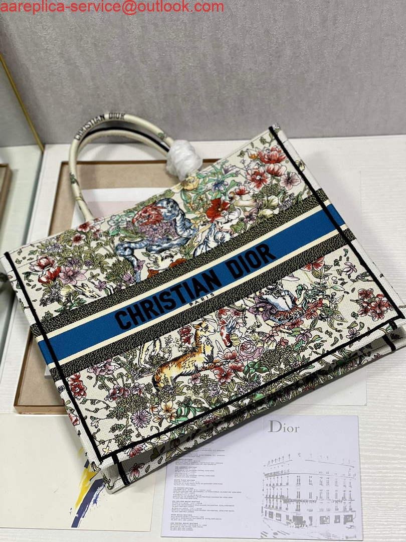 Dior M1286 Large Book Tote Latte D-Constellation Embroidery