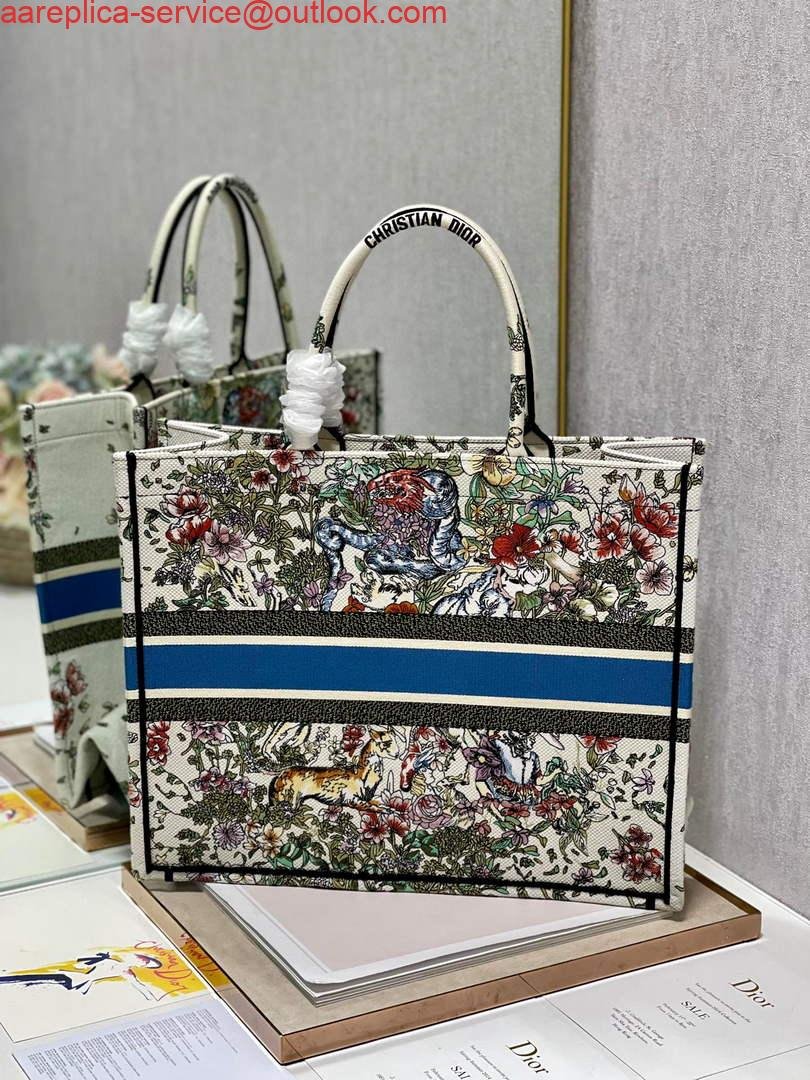 Dior M1286 Large Book Tote Latte D-Constellation Embroidery