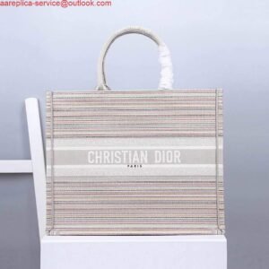 Fendi 8339 Baguette Middle Age Solid Color Series Underarm Bag Red