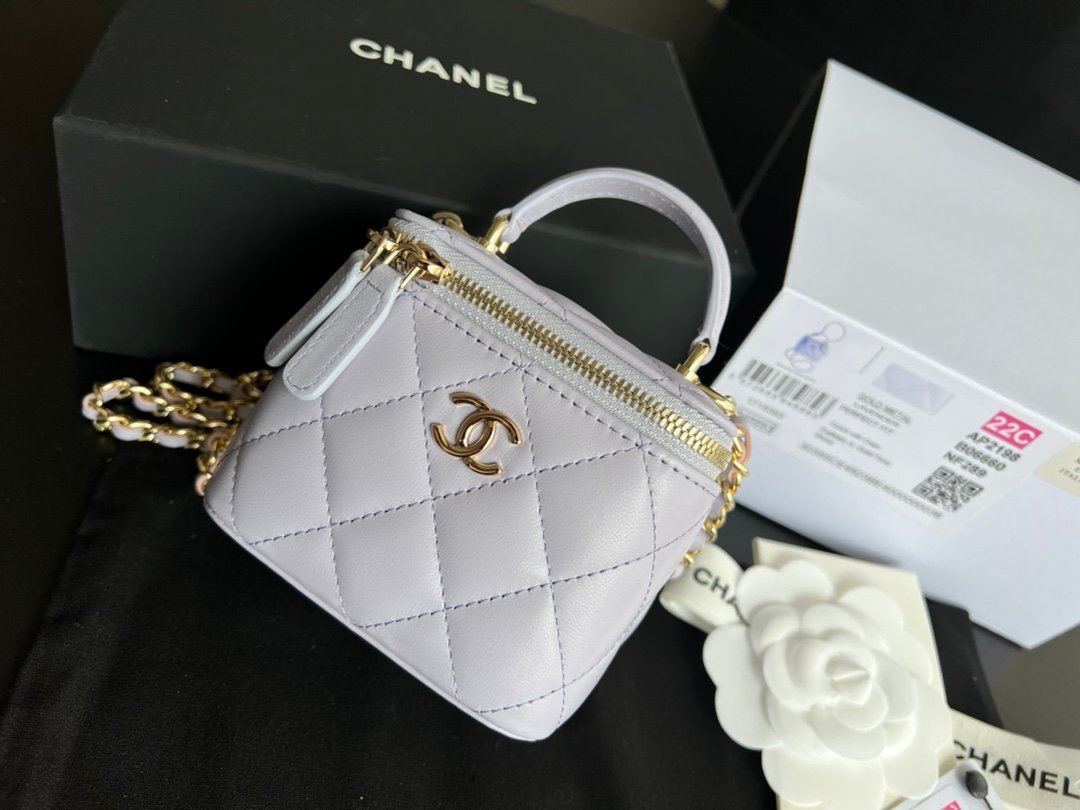 Replica Chanel AAA+ 22 White Fashion Ap2198