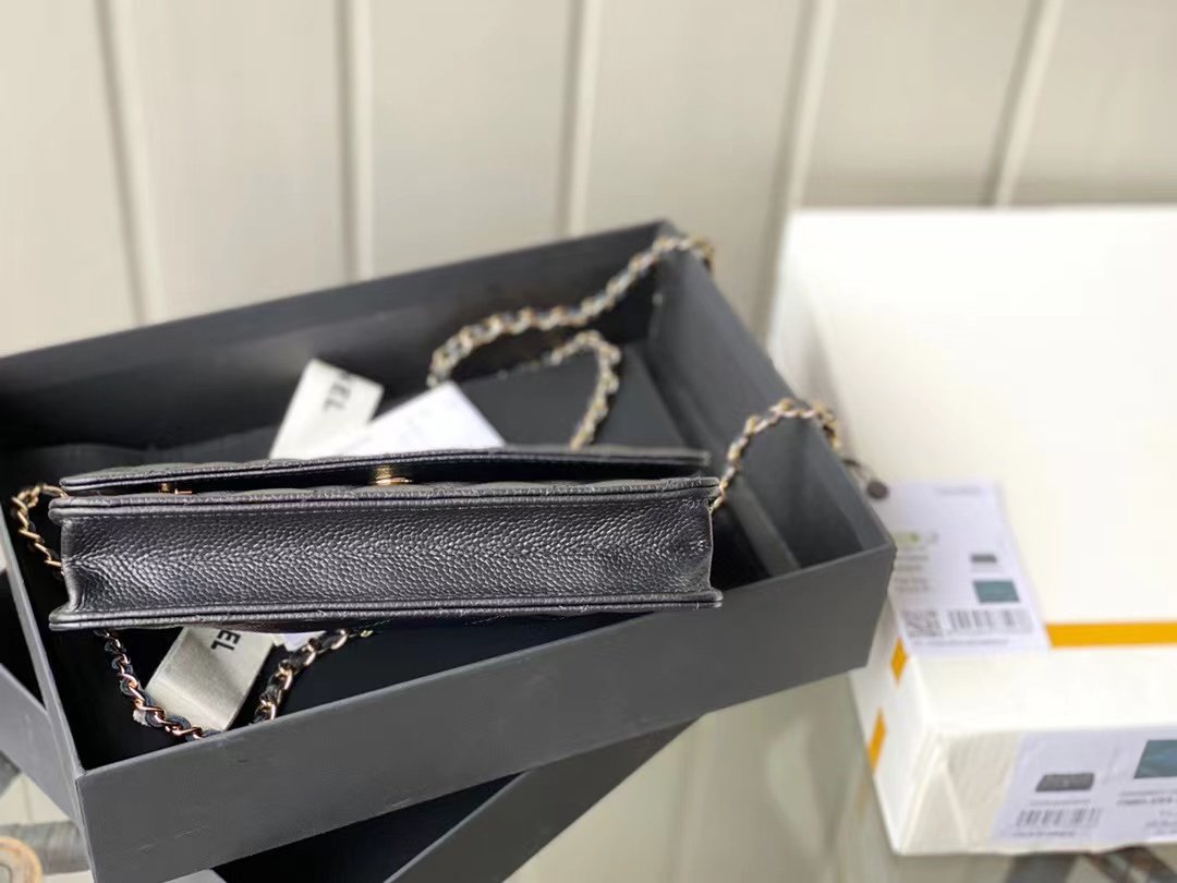 Replica Chanel Caviar Replica Quilted Wallet On UK Chain Woc A33814