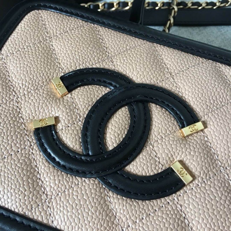 Chanel Quilted Caviar Replica Small Vanity Case A93342