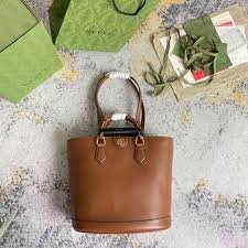 Gucci 750394 Gucci Diana Medium Tote Bag Cuir leather