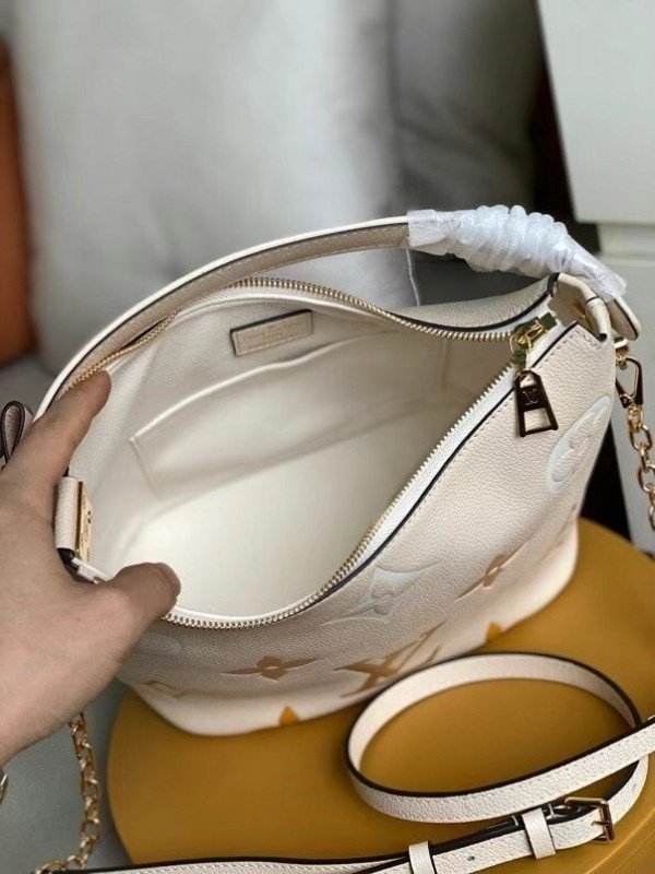 Replica Louis Vuitton Marshmallow Hobo Bag By The Pool M45698 BLV507